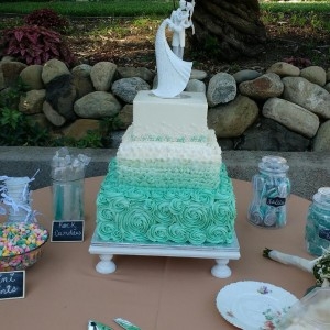 Loved Ones with a Customized Cake