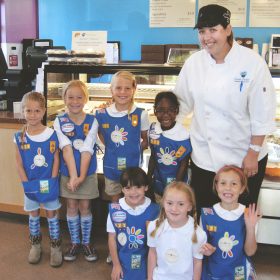 Kids Deco Party in Sweet arleens bakery shop